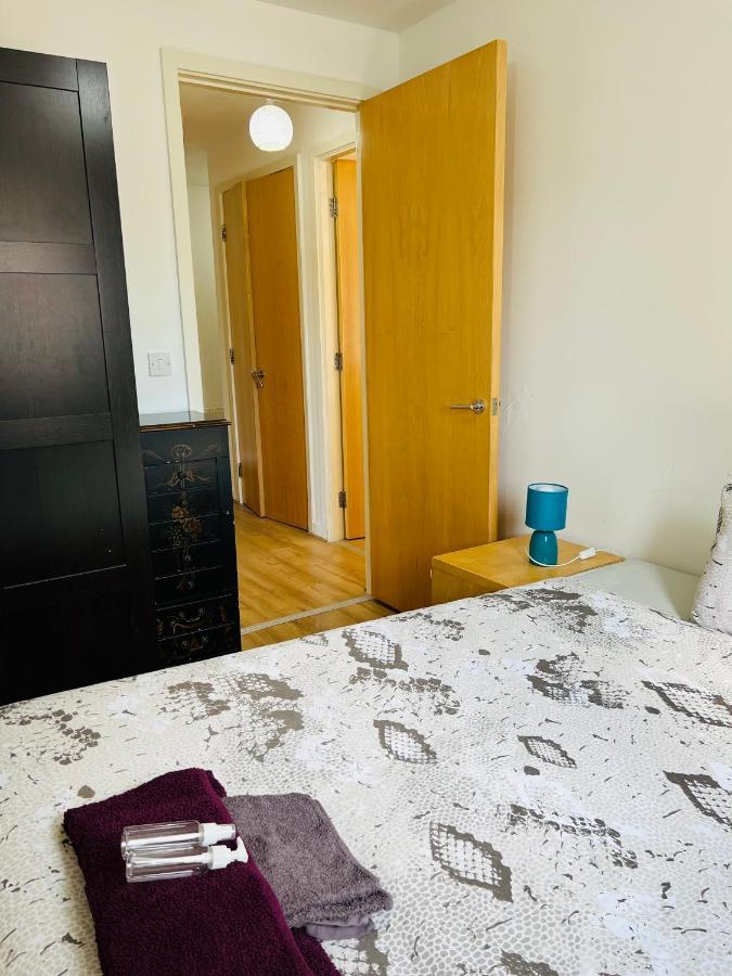 Fabulous 1Bed 1Bath Ground Floor Shared Accommodation ,Only Double Room Edimburgo Exterior foto
